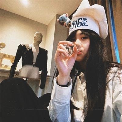 白发相依胜春风